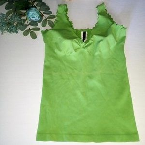 LAST CALL ~ Nwt Last Tango Women's Ribbed Scalloped Apple Green Stretch Tank S